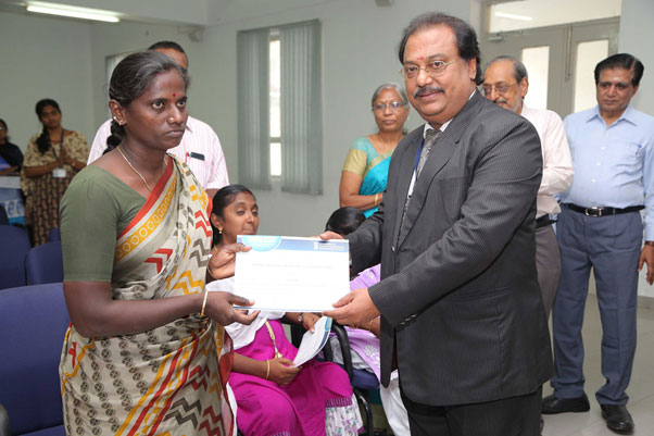 Distribution of tailoring certificates