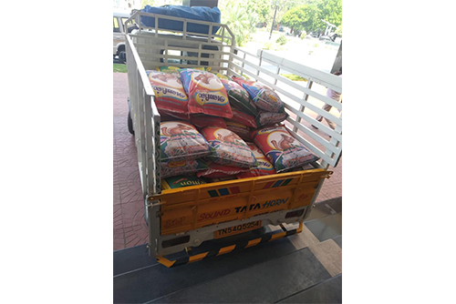 The Sona Management contributes grocery essentials to Salem collectorate towards the
									relief fund 